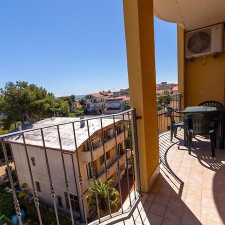 Residence Palazzo Sayonara Tortoreto Eksteriør bilde