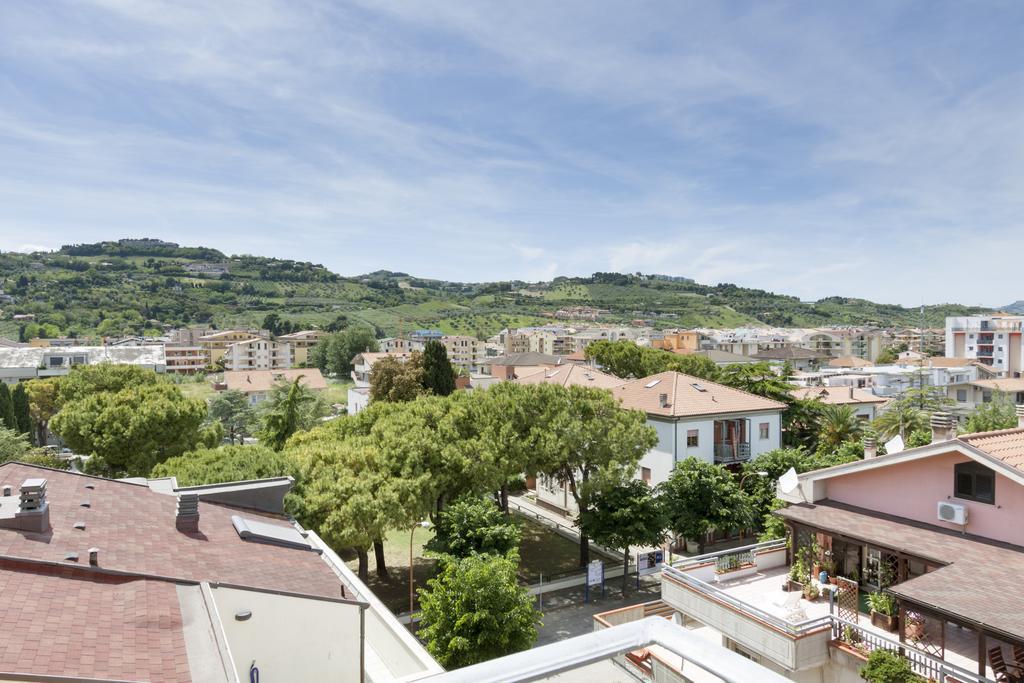 Residence Palazzo Sayonara Tortoreto Eksteriør bilde